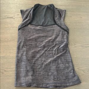 Lululemon Athletica Gray Cap Sleeve Performance Tank Built In Lightweight Bra